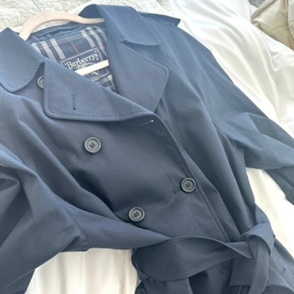 Vintage Burberrys' Navy Blue Trench Coat, 1980s, Size 12P – Excellent Condition - Picture 3 of 13